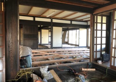 箕輪町の喜田屋建設株式会社の職人さんによって施工されました。